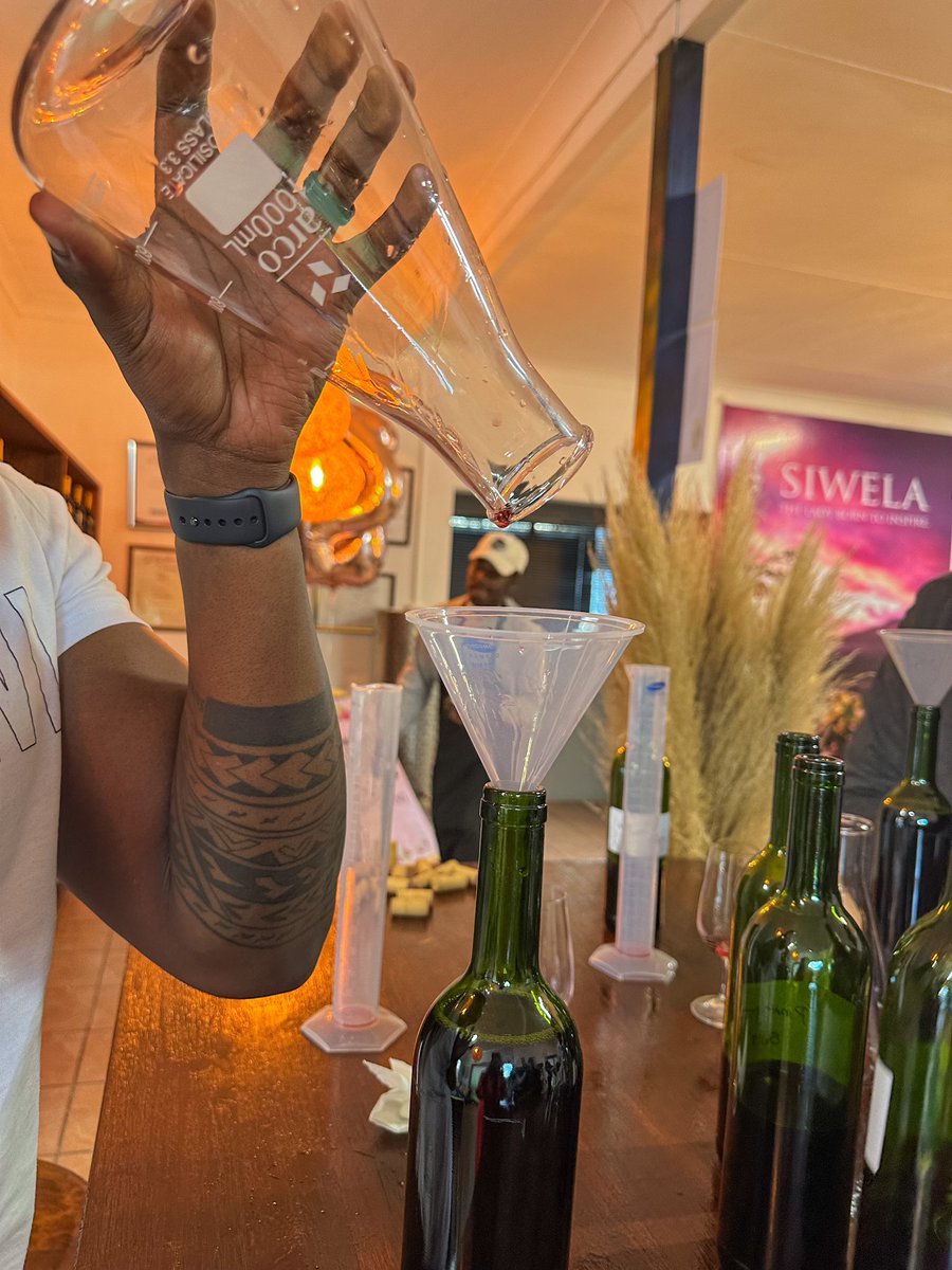 Siwela_Masoga's tweet photo. An afternoon to remember! I had so much fun guiding my clients through a wine blending and pairing experience. If you love wine as much as I do, you'll want to add this to your bucket list! 🍷🍇☺️
@SiwelaWines https://t.co/k9JEFCqrj5