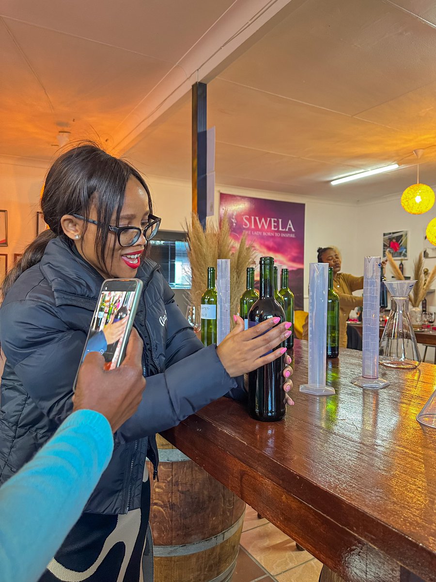 Siwela_Masoga's tweet photo. An afternoon to remember! I had so much fun guiding my clients through a wine blending and pairing experience. If you love wine as much as I do, you'll want to add this to your bucket list! 🍷🍇☺️
@SiwelaWines https://t.co/k9JEFCqrj5