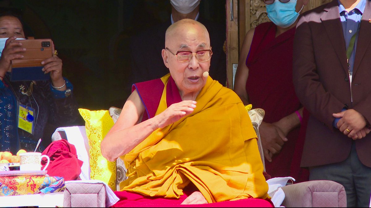CTA_TibetdotNet's tweet photo. Tibetan Spiritual Leader His Holiness the 14th Dalai Lama addresses devotees of the Stok village at the 71 foot high seated golden Gautama Buddha statue in Leh, Ladakh Union Territory, India on 31 July 2023.

Photo | Dawa Dolma | Tibet TV | CTA https://t.co/P7ZiJxVsh4