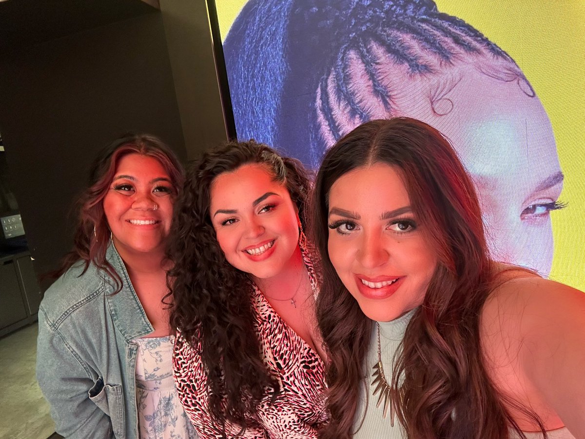 lejanadelrey's tweet photo. Thank you @arunramchan and @TMobile for sending us to Alicia Keys tonight! https://t.co/A0Pjy7gM8b