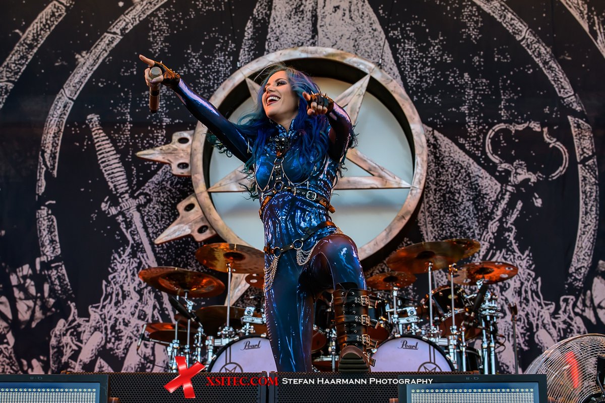 Happy birthday to the one and only #Queenbeast - our dear @alissawhitegluz 🥳 ⁠Photo by @xsitec.at #ARCHENEMY #ALISSAWHITEGLUZ #ALISSA