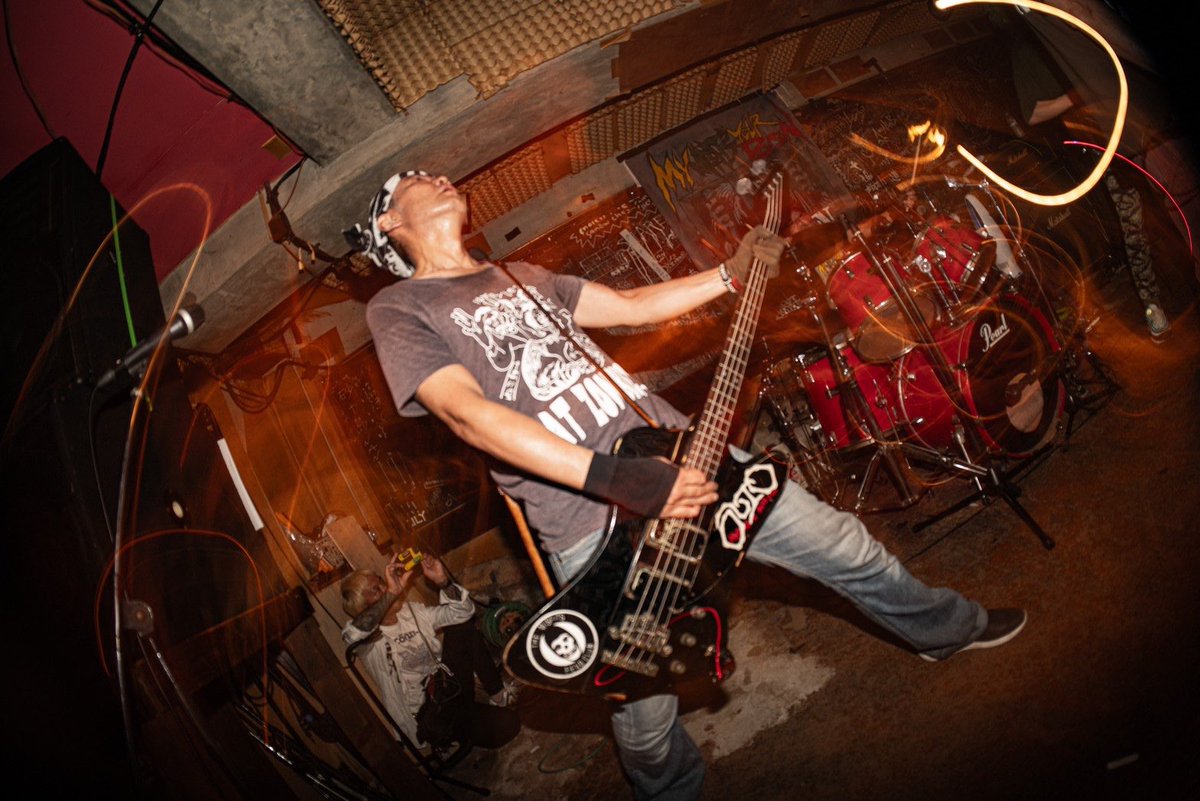 tofuture2005's tweet photo. TO FUTURE GIG 2023
-NEVER AGAIN-
8月6日(日曜) @CLUB CONQUEST
出演者紹介
●愚鈍GUDON
1984年広島市で結成されたハードコアパンクバンド。1990年の解散後、2009年1月、一度きりの再結成ライブを経て2023年4月復活!今回初のto future gig出演となる。
#gudon
#愚鈍 https://t.co/uMoyNggcA0