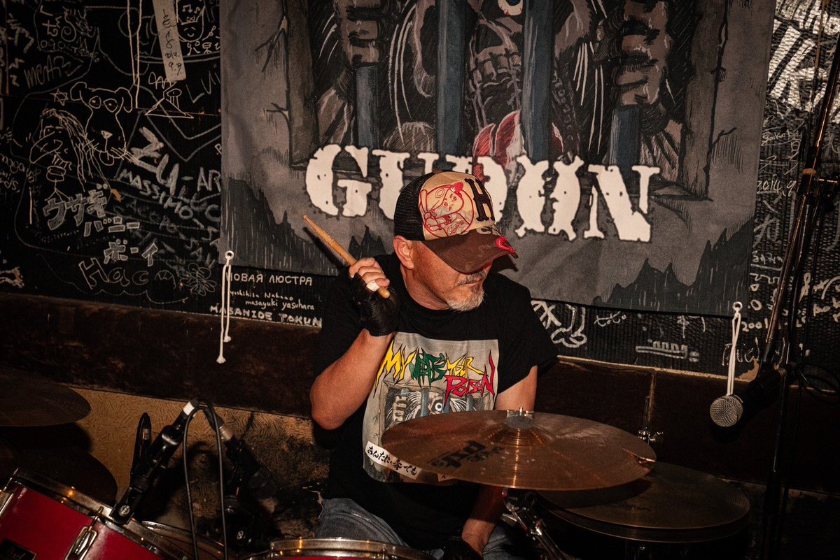 tofuture2005's tweet photo. TO FUTURE GIG 2023
-NEVER AGAIN-
8月6日(日曜) @CLUB CONQUEST
出演者紹介
●愚鈍GUDON
1984年広島市で結成されたハードコアパンクバンド。1990年の解散後、2009年1月、一度きりの再結成ライブを経て2023年4月復活!今回初のto future gig出演となる。
#gudon
#愚鈍 https://t.co/uMoyNggcA0