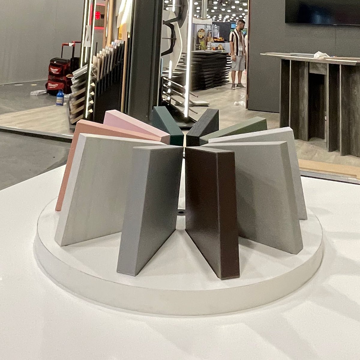 Tece_Dekor's tweet photo. As Tece, we attended the Las Vegas AWFS exhibition with our distributor. We are glad to have met you and seen you there. We hope to see you again in the future as well. Thank you for being a part of our journey!

#AWFS #tece #edgebanding #edgeband #kenarbandı #absedgebanding https://t.co/pLSufHoH65