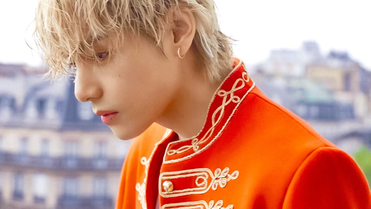 taehyungpic's tweet photo. ♥️ #CELINE #V https://t.co/6ppDatdiij