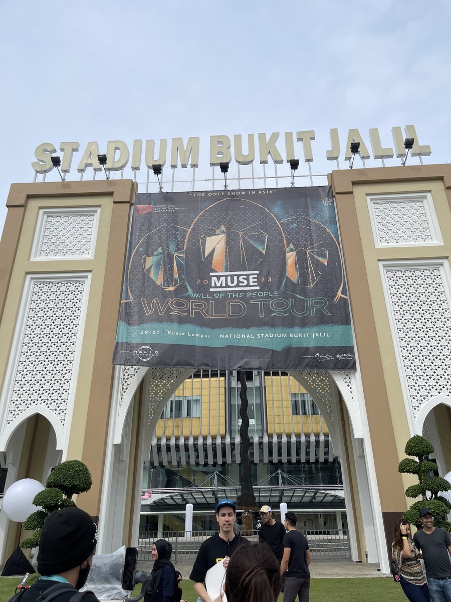 arielawitch's tweet photo. KL - Muse dump.
#MuseLiveInKL #MUSEINKL https://t.co/aZ6yGFYIYv