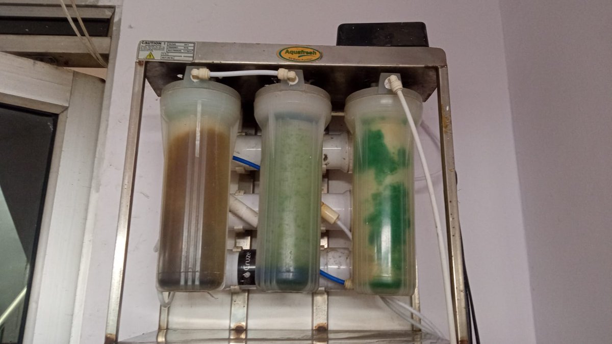 angad_sleep's tweet photo. This is what a water filter looks like in the hostel in Delhi @CMODelhi 
What's the point when you have to suffer for just basic human needs?
@humansofny @whoindia2019 @India_NHRC @AAPDelhi 
#humanneeds #Delhi 
#WHO https://t.co/xOE97BV5AR