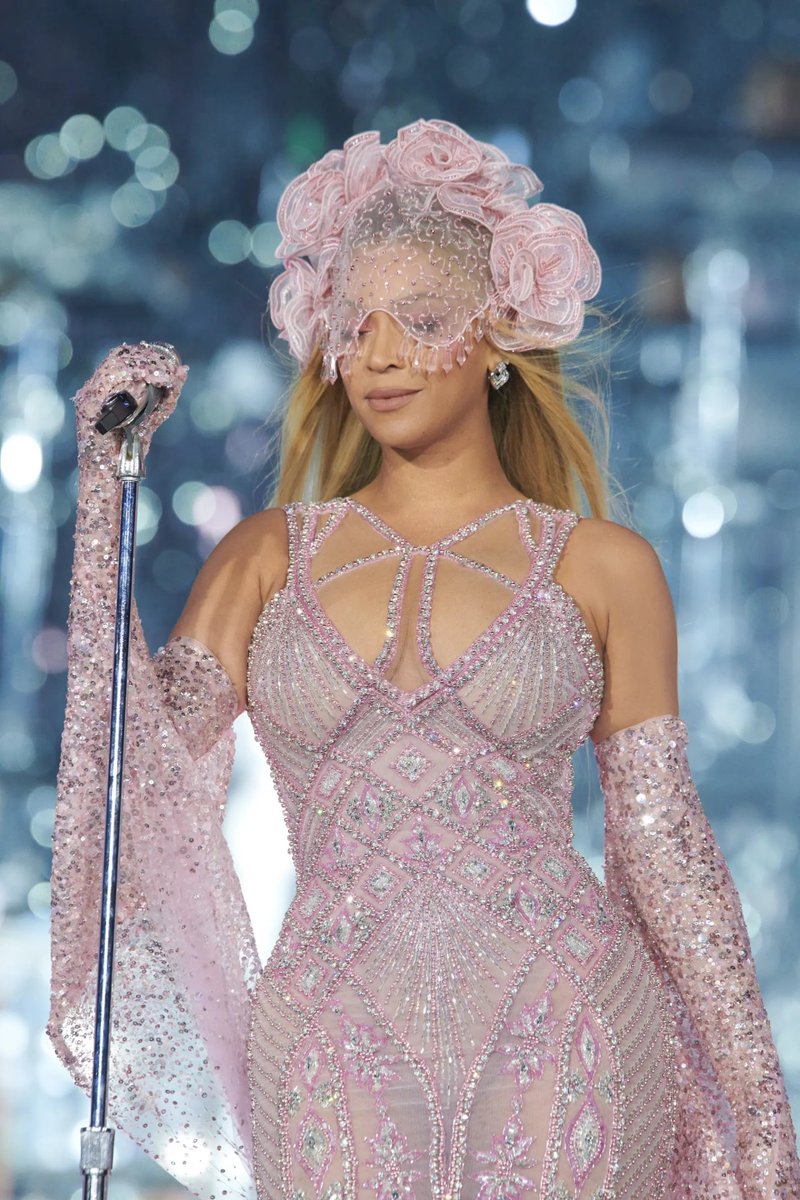 beyonseh's tweet photo. i’m obsessed https://t.co/vTxfOakEHf