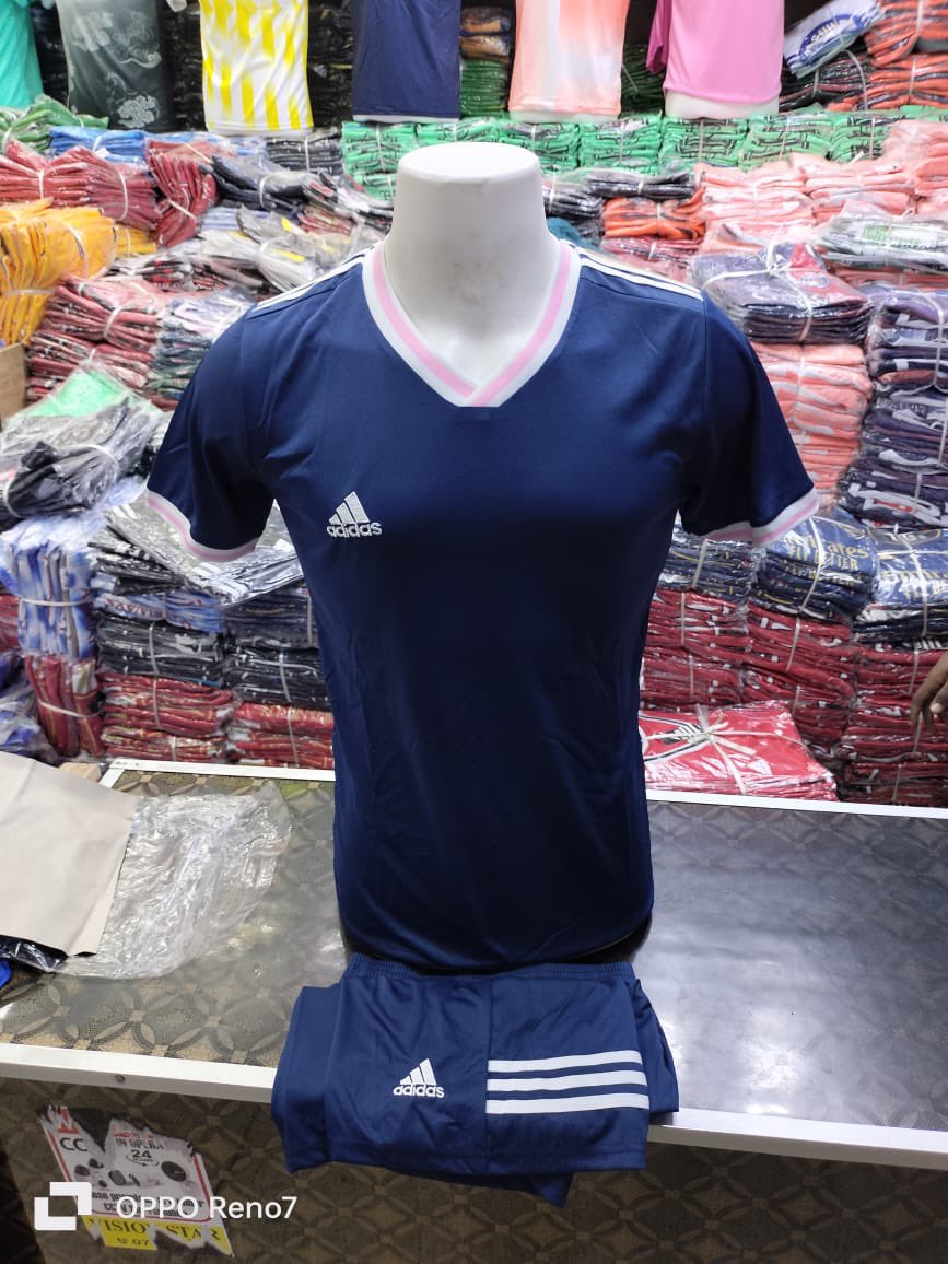 Naomikibandi's tweet photo. Sports uniforms at Ksh.550 from 15 pairs.
Soccer socks at Ksh.130
Branding clubs name and number at Ksh.150.
Contact Me:0720836539.
Delivery: Countrywide https://t.co/KnYbI8KcVf