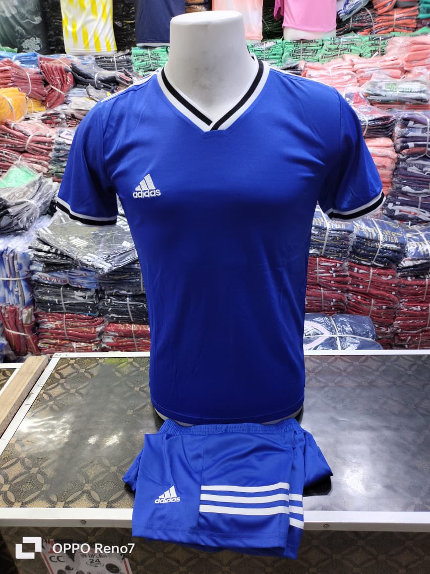 Naomikibandi's tweet photo. Sports uniforms at Ksh.550 from 15 pairs.
Soccer socks at Ksh.130
Branding clubs name and number at Ksh.150.
Contact Me:0720836539.
Delivery: Countrywide https://t.co/KnYbI8KcVf