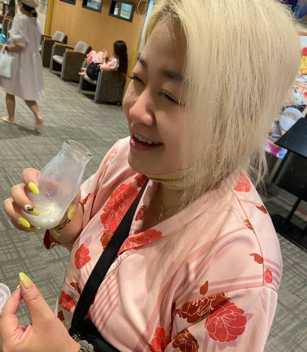 ギャル霊媒師 ギャル霊媒師・飯塚唯が借金まみれの男性を霊視した結果が怖すぎる