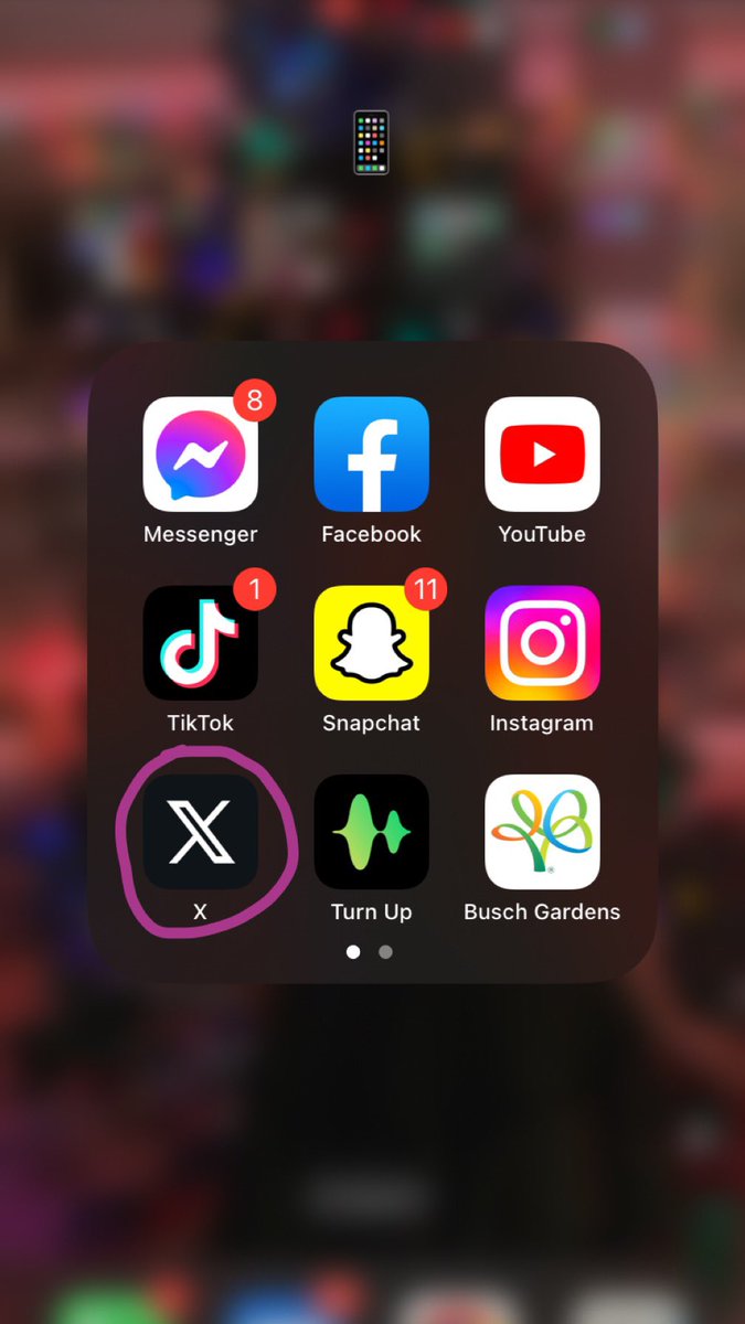 Britterssss1215's tweet photo. wtf is this? what happened to the bird for twitter? it’s an X now? huh?…what?

#twitter #birdlogo #elonmusk #wtf #help #fyp #viral https://t.co/MNOM5bWyCo