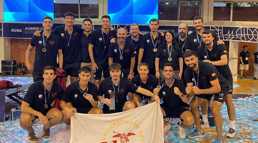 SADUSoficial's tweet photo. 📰🏀 #EUSA2023 | El equipo más laureado de todos los tiempos en la @unisevilla se alzó con un 🥉 que sabe a 🏆 en el Campeonato Europeo de Baloncesto. ¡Qué orgullo, chicos! Sois muy grandes 👏👉 https://t.co/aCNAhkkIl1 https://t.co/pqnxOqKa6u