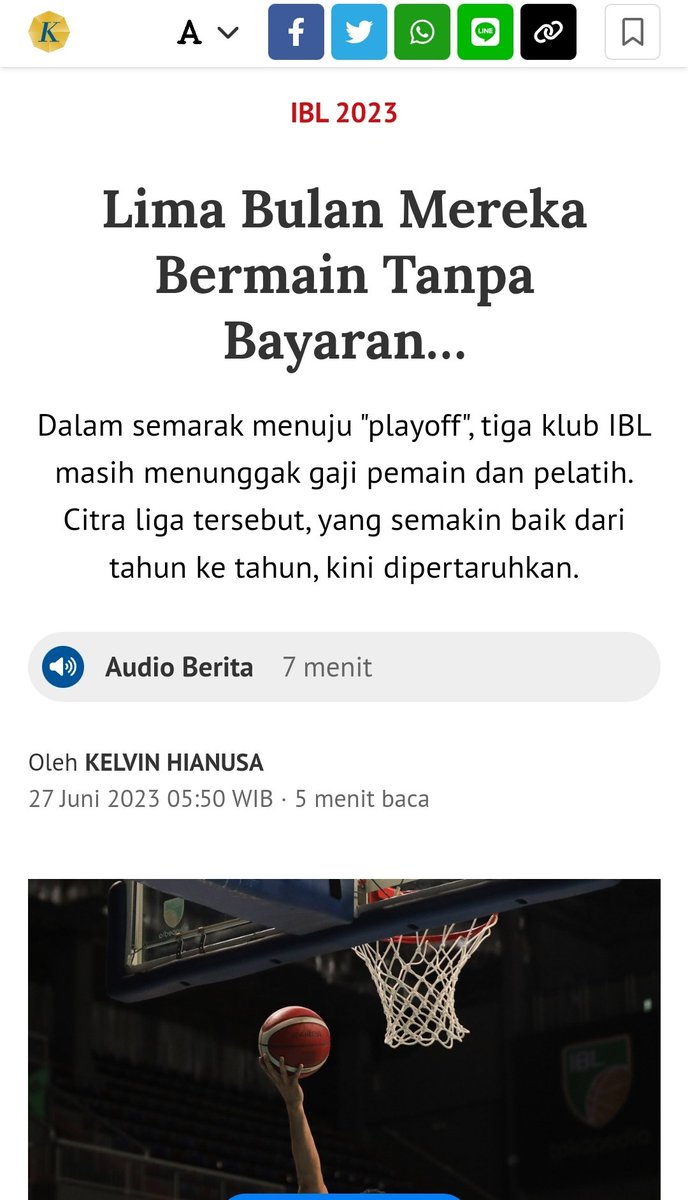 ainurohman's tweet photo. *Timnas voli putra adalah Raja Asia Tenggara. Tapi federasinya ngos2an mempersiapkan diri dan mengirimkan tim ke turnamen2 internasional. Bahkan salah satu bintang terpentingnya mengakui ini secara terbuka.

*Dlm rentang setahun belakangan, timnas basket putra dan putri akhirnya mencatat sejarah utk kali pertama meraih emas SEA Games. Tapi ada klub2 yg berbulan2 tidak membayar gaji pemain2nya.

Sungguh suram.