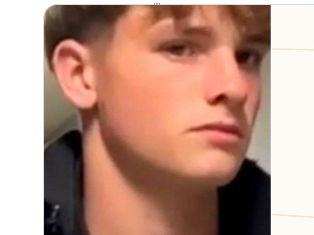 derniers mots d’Enzo aux pompiers :
 « je me sens partir.. je ne veux pas partir pour ma mère, ma sœur, ma  petite amie… »  
…  et  il  est  parti…  😖😖😢😢
je  n’en  peux  plus  😖😖je  vais  craquer  …😣RT  5000  fois  ! !  Merci  🙏