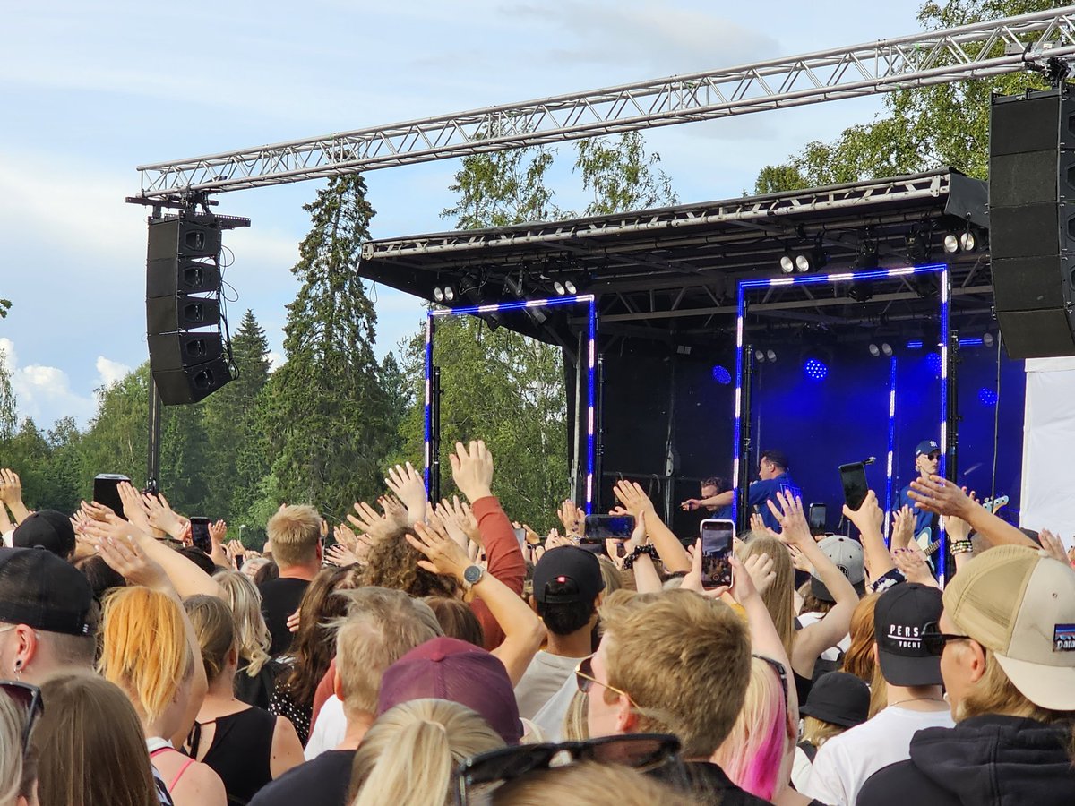 Jocka's tweet photo. Sadepäivien keskelle sattui tulemaan yksi hieno päivä. Melkoinen tuuri. 

3/3

#kuumaa
#rantajätkät
#ylöjärvi https://t.co/dPIjZKYYq6