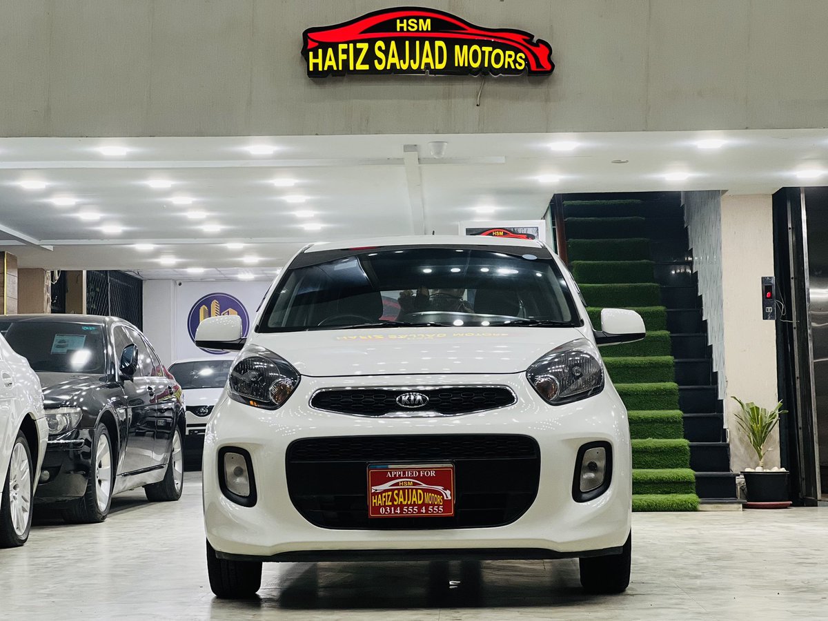 HsmMotors's tweet image. #KIA_PICANTO_AT 
Model 2021 Punjab Registered 2022 
Genuine Mileage of 38,000km Driven 
1000cc MPI Engine
Eco-Plus mode &amp;amp; CVT Gear Box
#Fuel_Efficiency
Security system with Remote Flip Key 
Rear Spoiler Fog lamps, CD player 
#HSM Body Inspection Report Attached 
- - - -