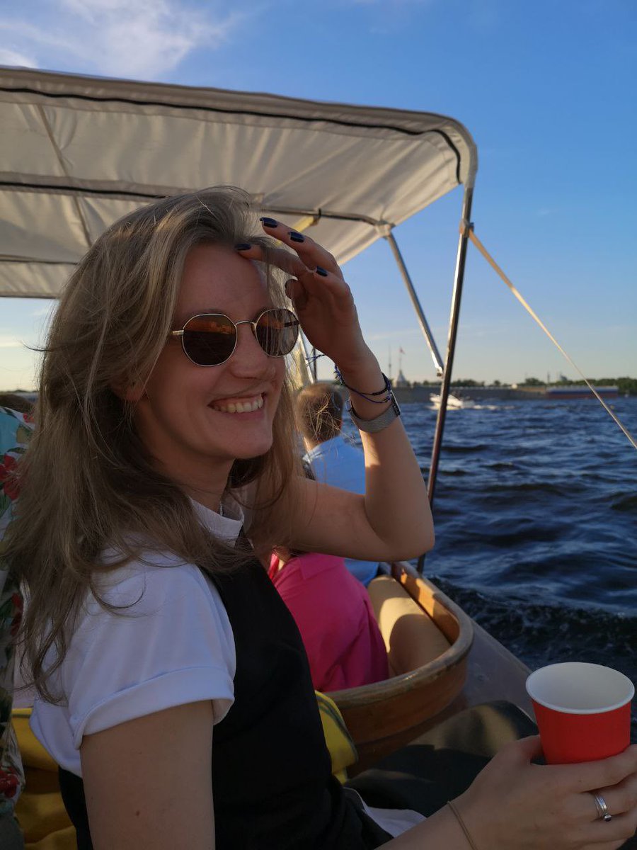 AlexandraKubr's tweet photo. Как обычно уже несколько лет подряд мы позвонили капитану и ушли смотреть на Петербург с воды.

Люблю лето в городе!
Люблю своих рядом! https://t.co/0gr7xXGtwb