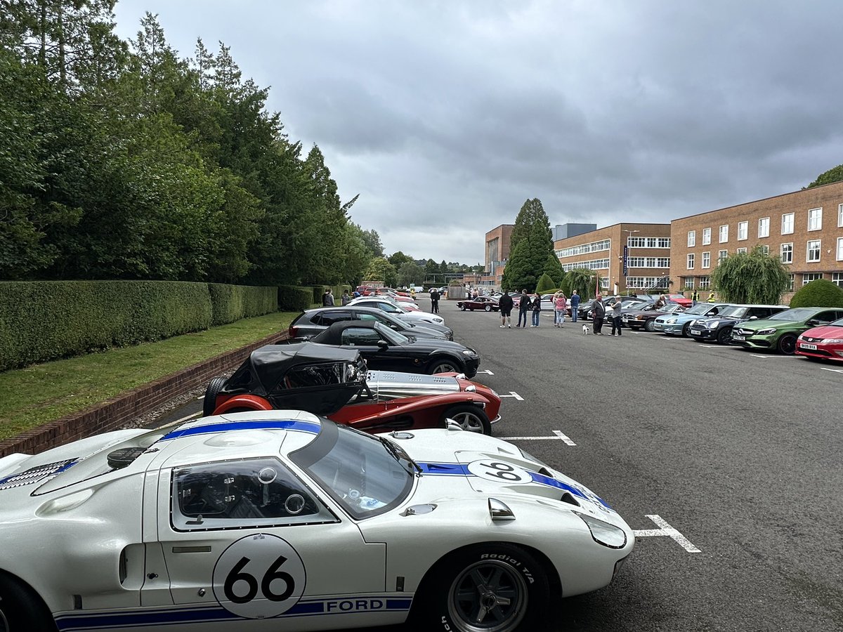 _craigoncars's tweet photo. Great morning at @SunnysideMeet yesterday, an eclectic mix of cars on display, including a Ford GT40, Alfa ZX, Astra GTE and a group of E31 BMWs. Pity the Welsh weather let us down but a fun time had by all those attending #weirdcartwitter #cartwitter https://t.co/iidH6O0u0V