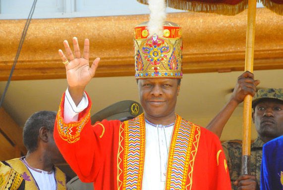 NUP_Ug's tweet photo. Ekibiina kya National Unity Platform kiyozaayoza Ssaabasajja Kabaka wa Buganda Ronald Muwenda Mutebi II ng’ajaguza emyaka 30 egy’okutikkirwa ku Namulondo. Tusaba Katonda ayongere okumuwa omukisa wamu n’obulamu obulungi!

Wangaala ayi Beene ! https://t.co/lQmBriib7Z