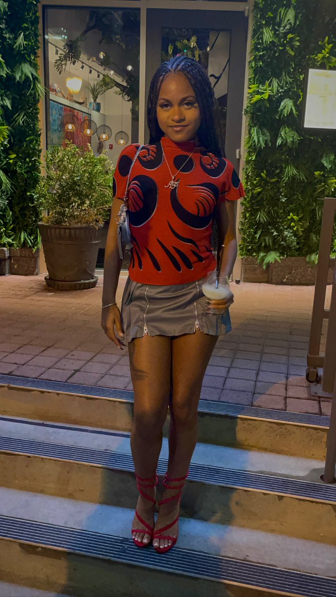 ap ᥫ᭡. tweet media