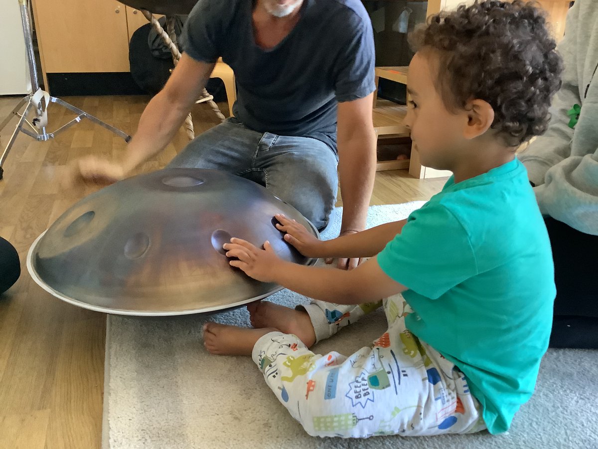 IsobelMairFC's tweet photo. The children just loved having Dave to visit with the handpans. #music #handpans #summeroffun https://t.co/p3dZYer7Kj