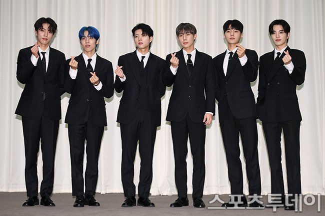 orange_gyu's tweet photo. 230731 press conference
#INFINITE คัมแบคพร้อมกับมินิอัลบั้มที่ 7
13egin ✨

#인피니트 #성규 
via:ifntinfo cr:sport today, star today https://t.co/tVSxTc6flF