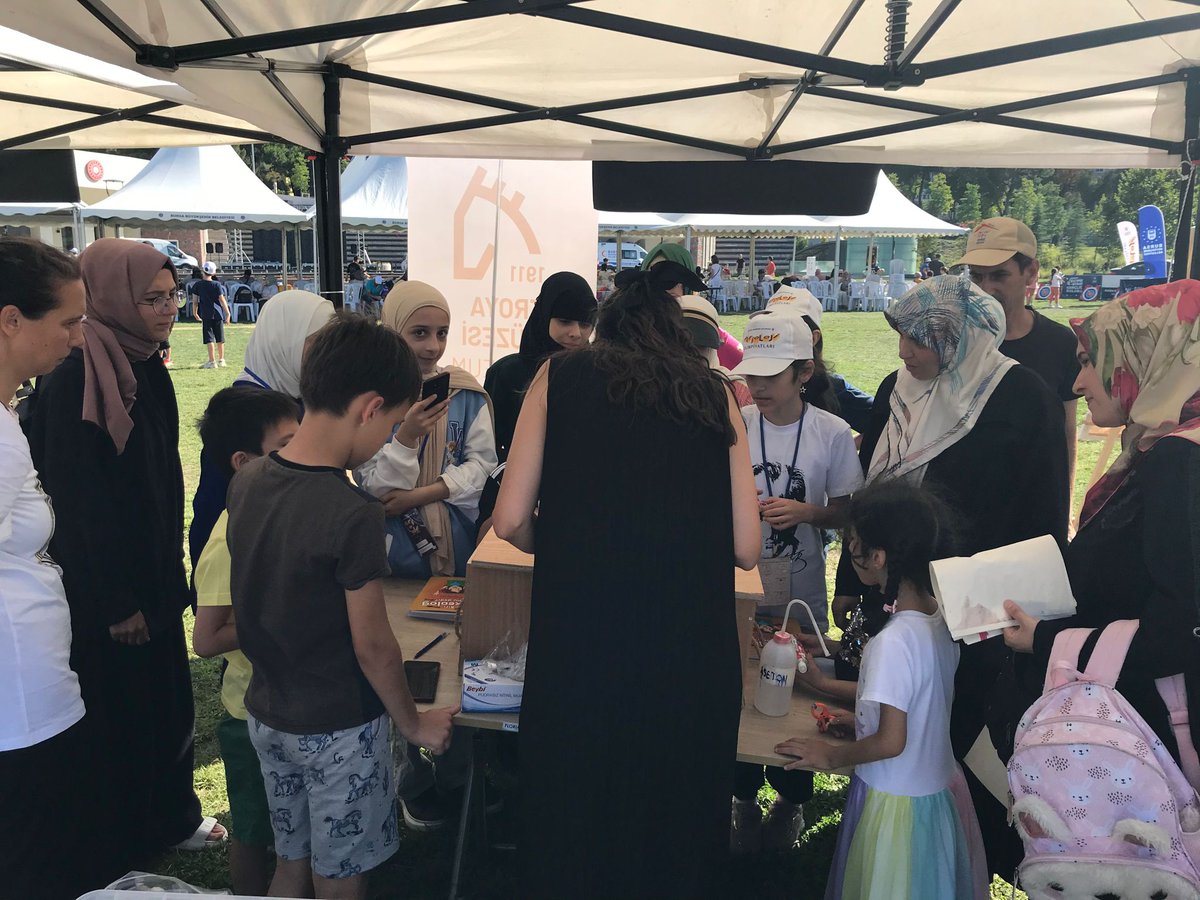 Türkiye’de ilk kez gerçekleştirilen Arkeoloji Olimpiyatlarına Bursa Büyükşehir Belediyesi’nin davetlisi olarak geçtiğimiz hafta sonu katıldık... 💐🏛️

#education #educationdepartment #organization #event #troyamüzesi #museumoftroy #müzecilik #Burs #arkeoloji #biriarkeologmudedi