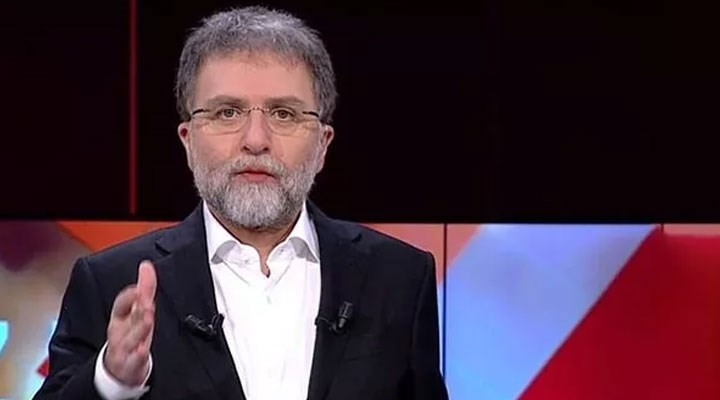 yirmiucderece's tweet photo. Ahmet Hakan:

"Gitgide daha çok Meksika’nın bir ilçesine dönen Esenyurt’ta bir tekel bayiinde meydana gelen katliamı, iki farklı kamera açısından izledim. Hay izlemez olaydım!

Saldırganların bellerinde silah var. Tekel bayisindeki gençte silah var. Leblebi çekirdek taşır gibi silah bulunduruyor herkes. 

Böyle bir ortamdan tabii ki katliam çıkar. Nitekim çıkıyor. Teksas’a döndük resmen. Yetkililer bu konuya mutlaka el atmalı."