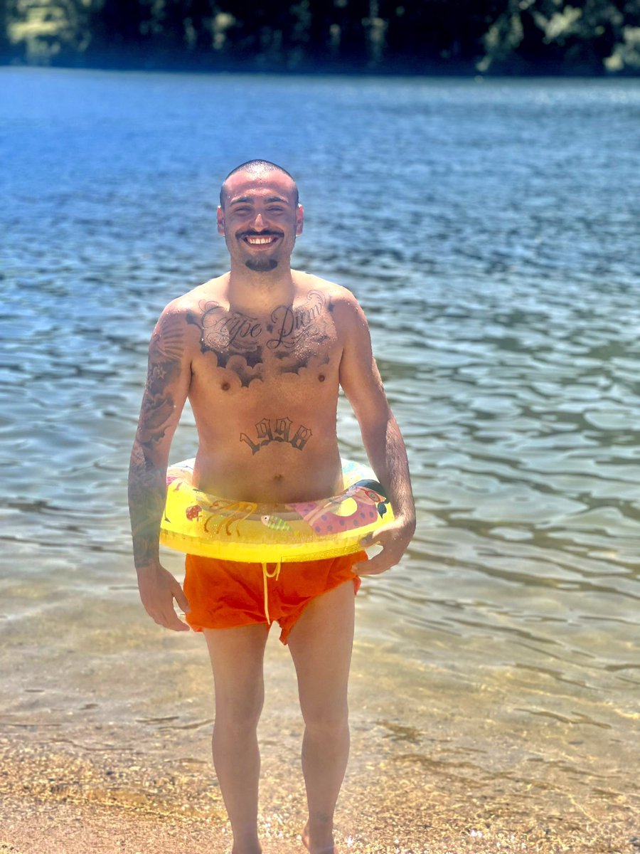 Berto_98_98's tweet photo. 🧜‍♂️🧜‍♂️ https://t.co/EaSreXx0fy