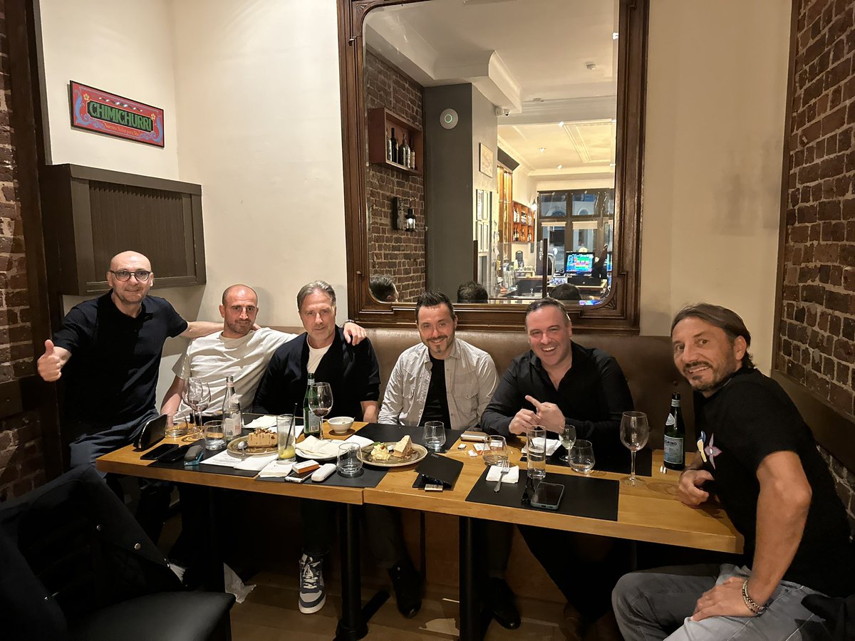 On our way to Europe con Mr Roberto’s team/ Nos Vamos  a Europa de la mano de Roberto! Gracias por la visita 💙 #newseason #europeanleague  #bhafc #LatinoAmerica #hove #brightonandhove #forzabrighton #italoargentino #albion #sussexbythesea #brightonfc