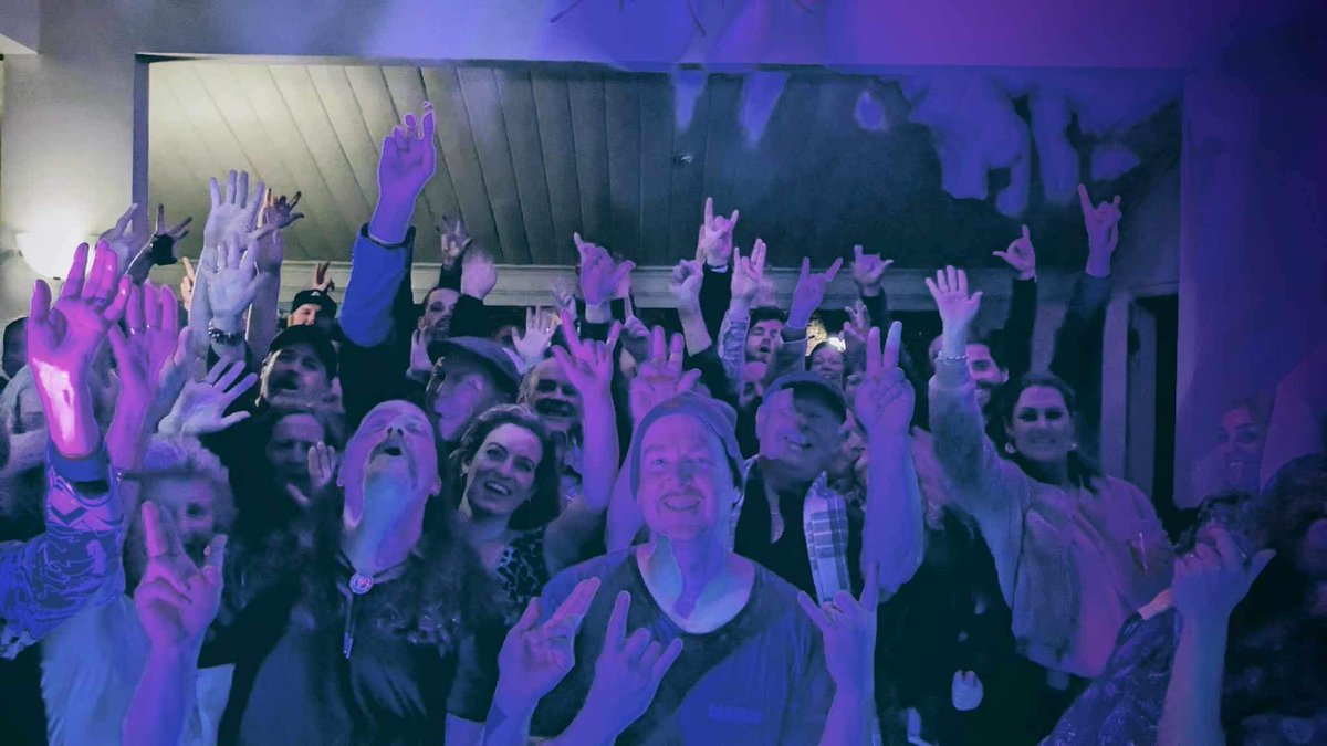 Smoke Stack Rhino tweet media