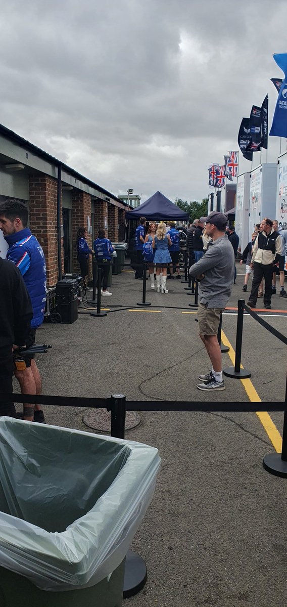 ColSafc86's tweet image. The race girls at @Croft_Circuit (Any bets ya zoom in!) And there were also cars too! #Btcc #CroftCircuit