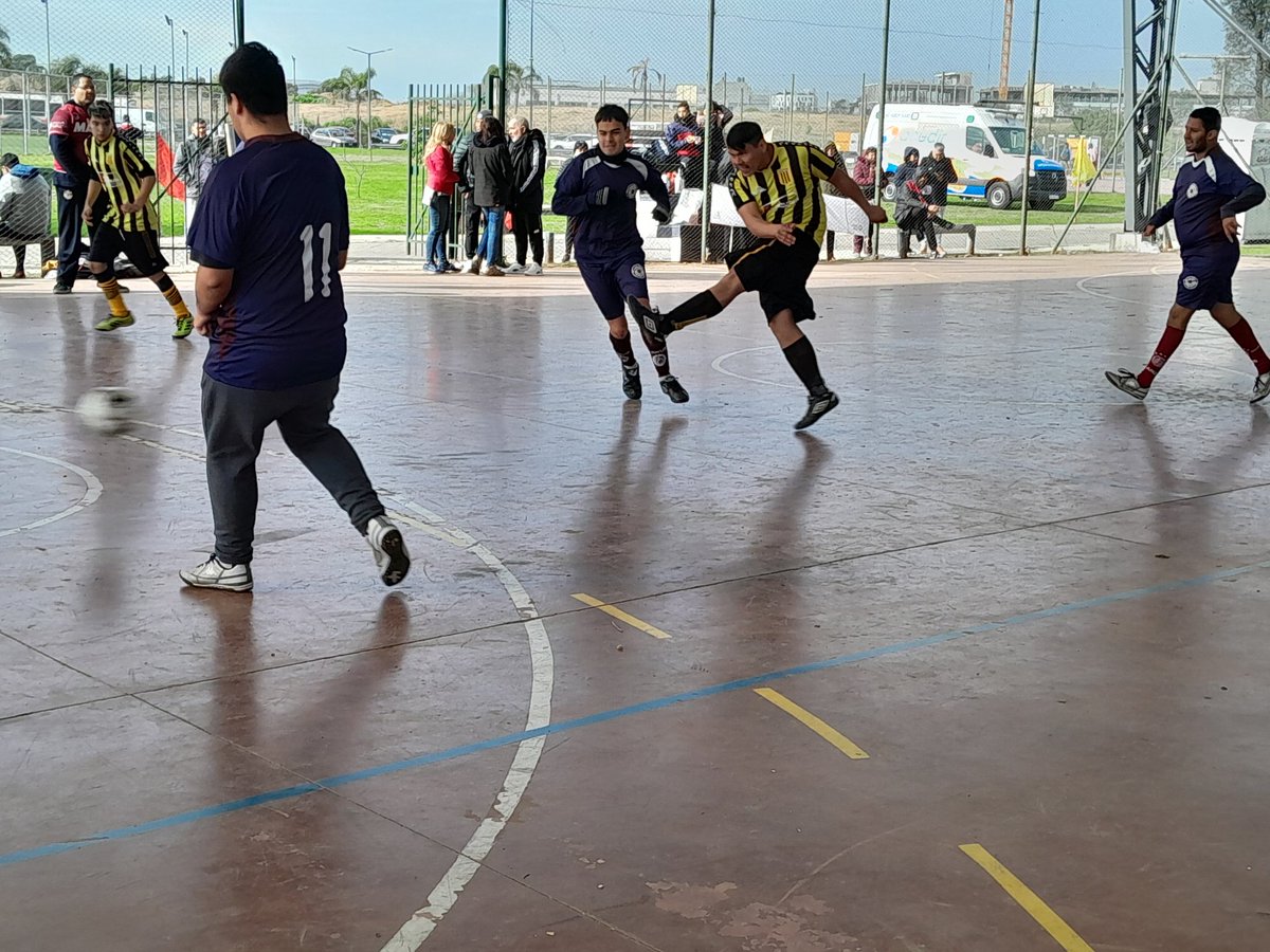 Copa Amistad de clubes también vibra con los colores aurinegros.Punteros y firmes, goleadas sobre Lanús por 7 a 0, sobre Velez idéntico marcador y sobre Racing Club por 12 a 0 #futsalinclusivo #deportesinclusivos #inclusion #personascondiscapacidad #discapacidad