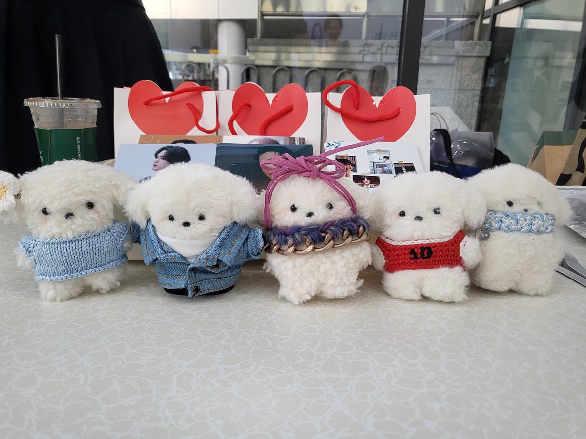 millk_0923's tweet photo. 우리 밀순이도 나만큼 좋은 덕메 티쥬들 많이 사귀었네 🩵🤍
우리 우정 뽀레버 😆 https://t.co/0NJlqCwFnc