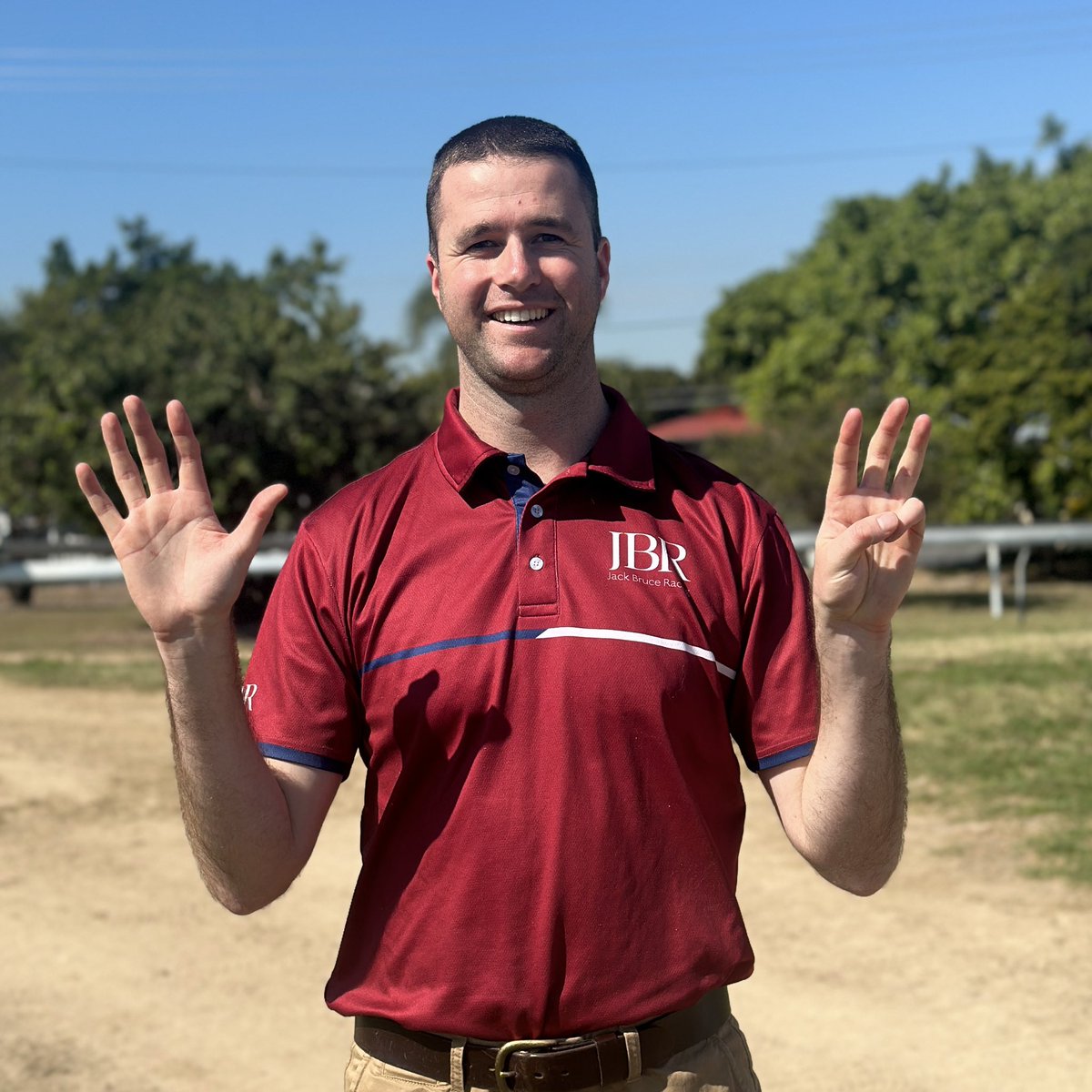 JackBruceRacing's tweet photo. Stumps on my first season 🏏 

The curtain closes on JBR’s first full season in training - 53 winners including 17 Metropolitan winners and a stakes win! 

Galifianakis and Surreel the best performers with four wins a piece. 

A big thanks to everyone for their support! https://t.co/5GkqIVncZt