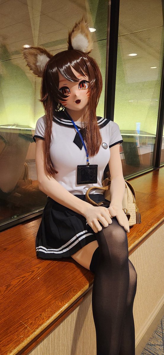 Chie_Kig's tweet photo. ♡ So!~ Third day at #animefest I am still learning a bunch about camera posing with #kigurumi masks. For example, where to look with this mask.~ So I decided to redo a pose, and also did a new one!~ How do I look?~ ♡ https://t.co/hr0W2DxKVR