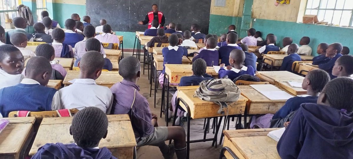 CrimeSiPoaKenya's tweet photo. Adolescent stage may be a challenging moment for young ones as they experience changes in their bodies. It is however important that we start talking to them so that they get understand and accept this development stage 
#SRH 
#CSPonthemove
@UNICEFKenya 
@MOH_Kenya https://t.co/ePGa8vqdDx