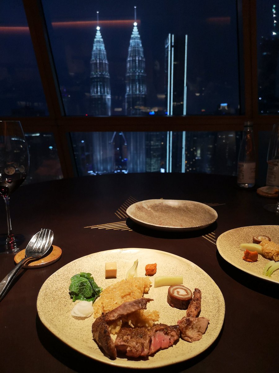 alacarta's tweet photo. De ruta gastronómica por Malasia, empezamos por Dewakan en KL #foodietour https://t.co/gNYNVs36CP