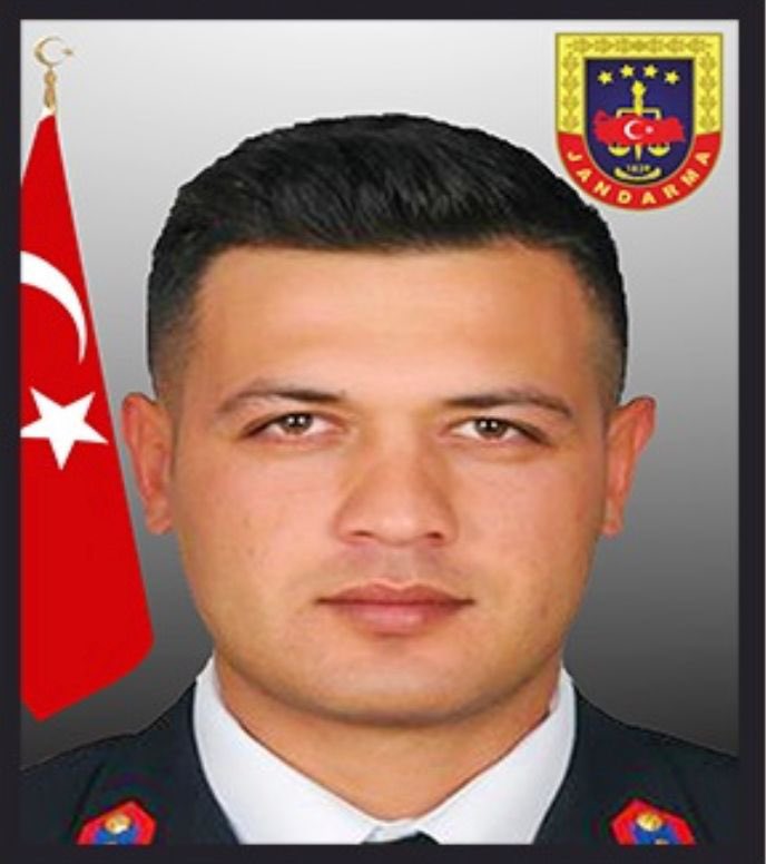 Milletimizin başı sağ olsun🇹🇷

Afyonkarahisar'da kazaya müdahale ederken başka bir aracın çarpması sonucu şehit olan Jandarma Astsubay Kıdemli Çavuş Mustafa TATLI'ya Allah'tan rahmet; ailesine, kahraman Jandarma Teşkilatımıza ve Milletimize başsağlığı diliyorum.

Şehidimizin