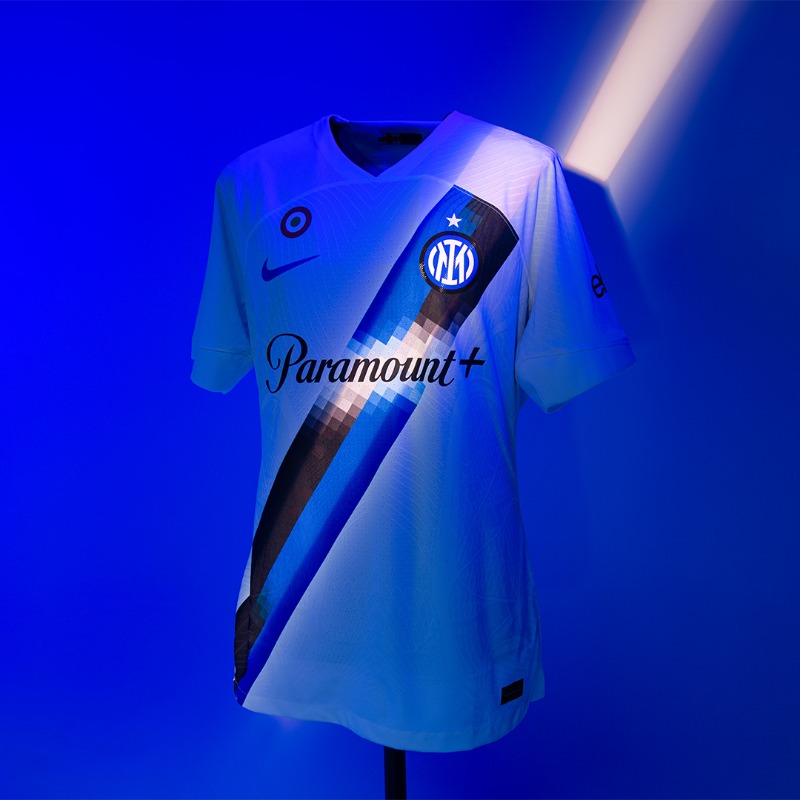 Inter's tweet photo. Casa è ovunque il nero incontra l'azzurro ⚫🤝🔵
I M Never Away.
@nikefootball

#IMInter