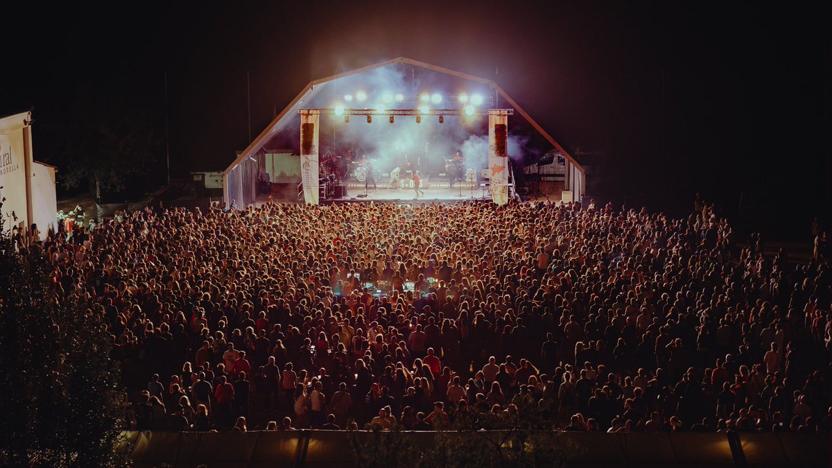 GRÀCIES <a href="/AplecdelsPorts/">Aplec dels Ports</a> 🫶🏼
Dissabte vau tornar a demostrar que sou de lo milloret que tenim al País Valencià, música, poble i autogestió!
Vos portem al coret, fins la propera.
NO A LA MAT!👊🏼