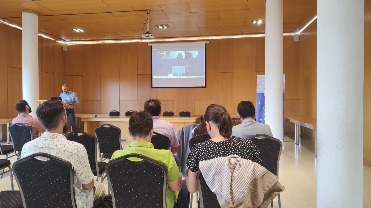 LAgrestic's tweet photo. Durante il corso tenutosi online e presso l’Università di Agronomia e Scienze Veterinarie (USAMV) di Cluj- Napoca sono state illustrate le potenzialità, il funzionamento pratico e i benefici ottenibili dall’uso dei #DSS per la gestione del ciclo colturale. https://t.co/Dl6gS2R163