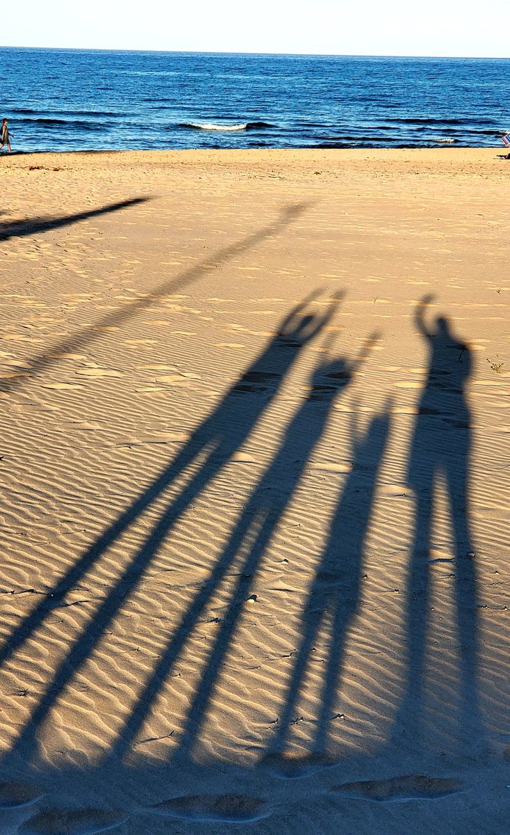 Llega el momento de un break veraniego para…
Desconectar unos días para reconectar con más fuerza, con más ilusión, con más energía.
Buenas vacaciones a todos!
#bienestar #vacacionesdeverano