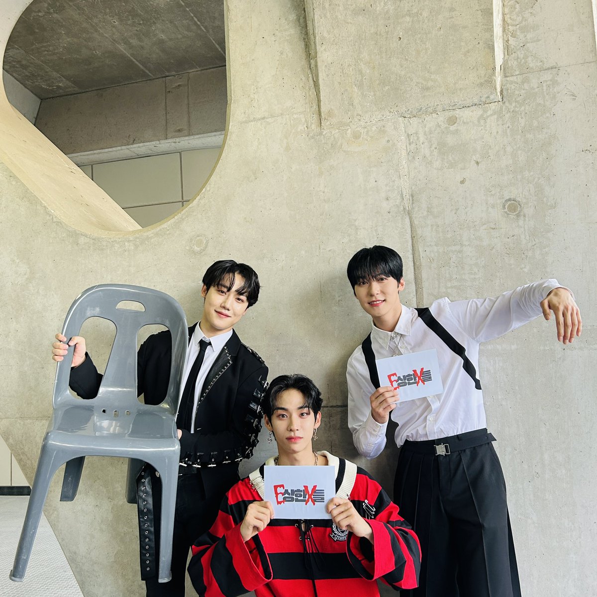 EX_Hotspot's tweet photo. - [E상한X들]이 옵니다 -

2023.08. Coming soon

@GoldenChild  #골든차일드 #이장준
@official_ONEUS #원어스 #건희
@TPST__official  #템페스트 #화랑
@THEKPOP #E_조합되는_조합 https://t.co/vEQCsGMfbr