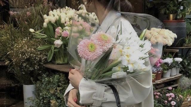 malusokay's tweet photo. Welcoming the new week with fresh flowers 💐 https://t.co/YFqAYzKKes