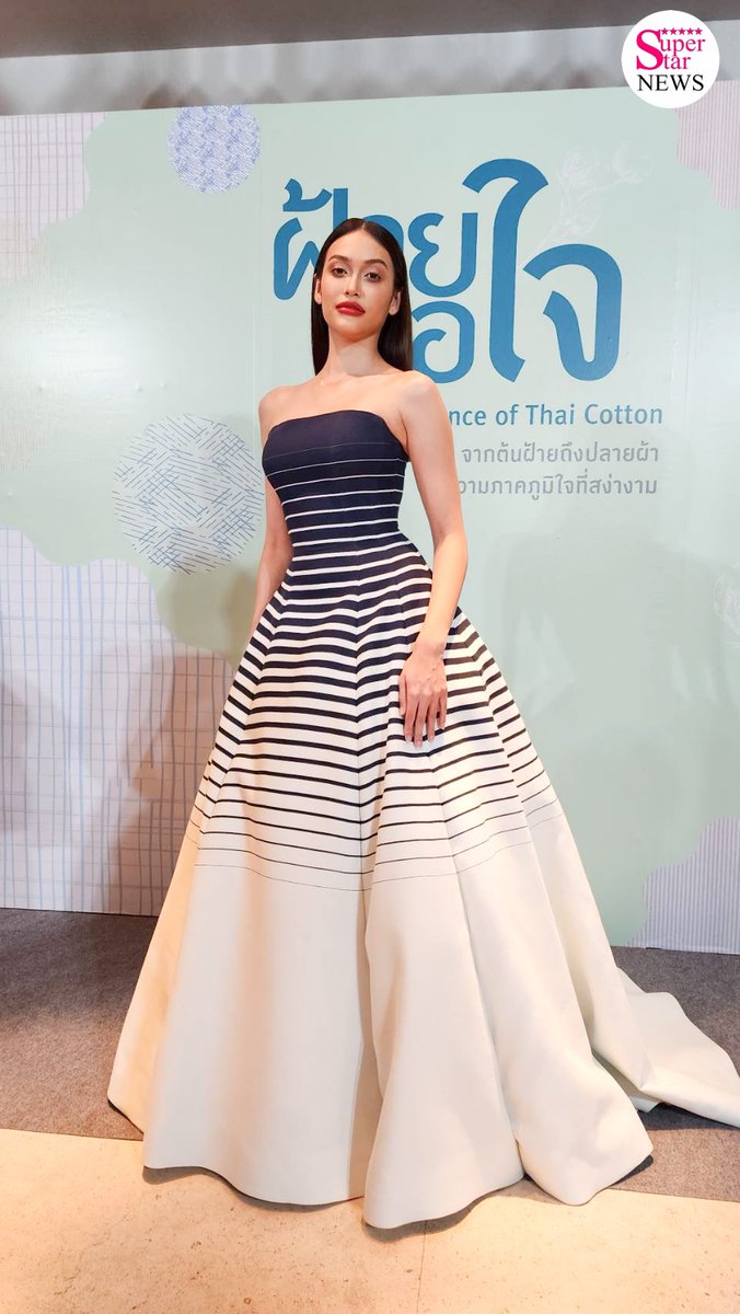SuperstarnewsTH's tweet photo. ไฮดี้ กับชุดสวยๆ ที่งาน “ฝ้ายทอใจ” ชูแนวคิด The Elegance of Thai Cotton
จากต้นฝ้ายถึงปลายผ้าสู่ความภาคภูมิใจที่สง่างาม มุ่งยกระดับ��ละสร้างมูลค่าเพิ่มให้ผลิตภัณฑ์ผ้าฝ้ายเติบโตอย่างยั่งยืน

#ไฮดี้พลังใบ #ไฮดี้ https://t.co/uyDMNJUL74