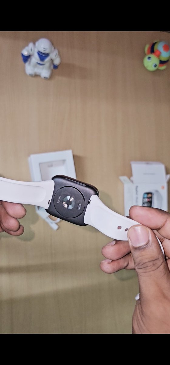 ShuklaRaghav's tweet photo. #Redmi to launch smartwatch along with #Redmi125G smartphone tomorrow. Here's a glimpse of the watch. Stay tuned for more updates.
#RedmiWatch3Active #RedmiWatch #watch3 #Xiaomi https://t.co/TS250N9jrS