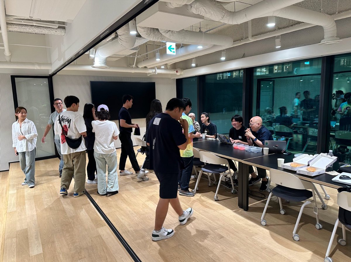 ludium_official's tweet photo. 루디움의 교육 프로그램 [The BOAT]⛵️

그 중 [Up aNd Down]에서는 크립토 투자에 대해 고민해보고 각자의 방식을 찾아가는 프로그램이야!

1기는 성황리에 종료되었고, 2기는 지난 회차에 디파이게임을 진행하며 크립토의 자산흐름을 직접 체험하는 시간을 가졌어

참여자들의 아비규환과 절규.. 기쁨과 슬픔… 
너도 경험해보고 싶다고? 그렇다면… 
누구든! 언제든! 루디움에 찾아줘~  
디스코드 링크 : https://t.co/9IKbRxJZKL