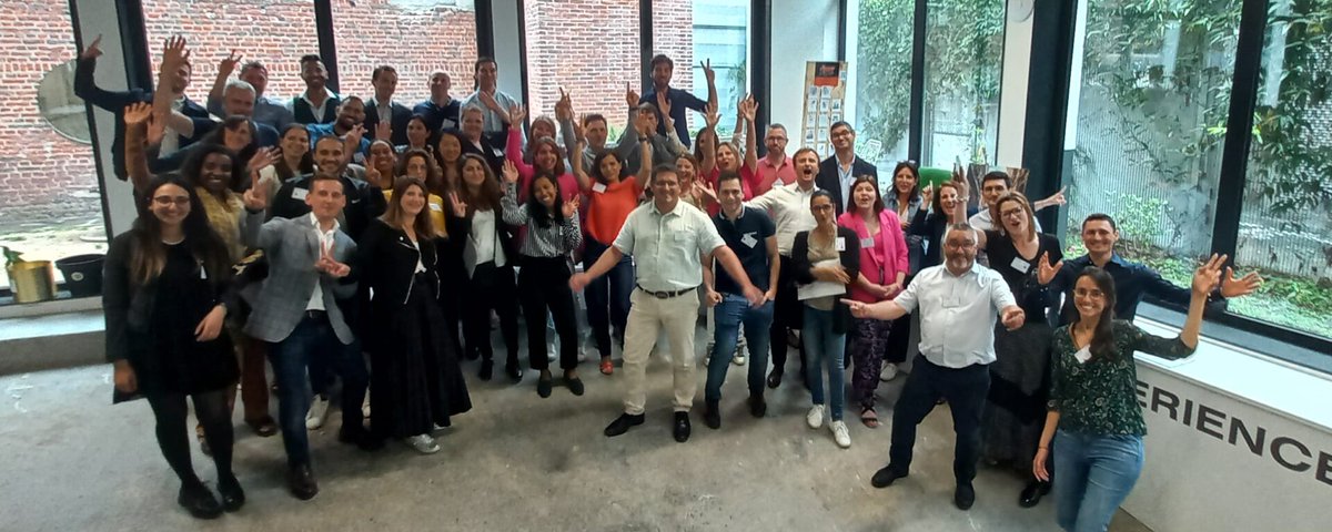 Plus de 50 nouveaux arrivants cadres ou récemment promus cadres, représentatifs de la diversité de nos métiers en France, ont approfondi leur connaissance du Groupe, de ses activités et de sa stratégie durant la 15ème édition des Trans’days.  

📅 Le programme d’intégration de